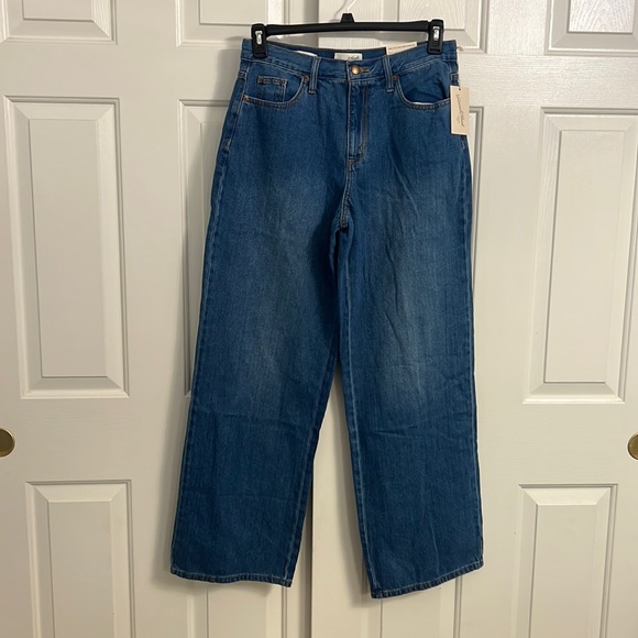 P22- NWT Universal Thread Women High-Rise Relaxed Wide Straight Leg Jeans -8/29R - Picture 2 of 12